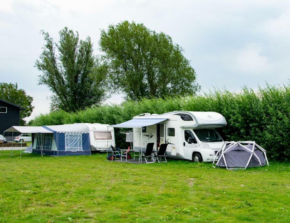 De La Rue Pipowagens Hotel Sleeuwijk ภายนอก รูปภาพ